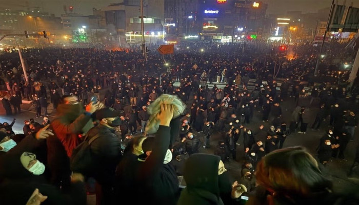 ইরানে বিক্ষোভ দমনে গুলি, ২ হাজার নিহতের আশঙ্কা