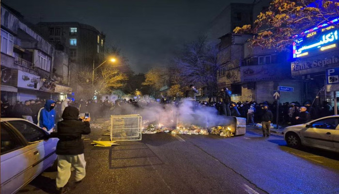 ইরানের বিক্ষোভকারীদের 'আল্লাহর শত্রু' ঘোষণা, মৃত্যুদণ্ডের হুমকি