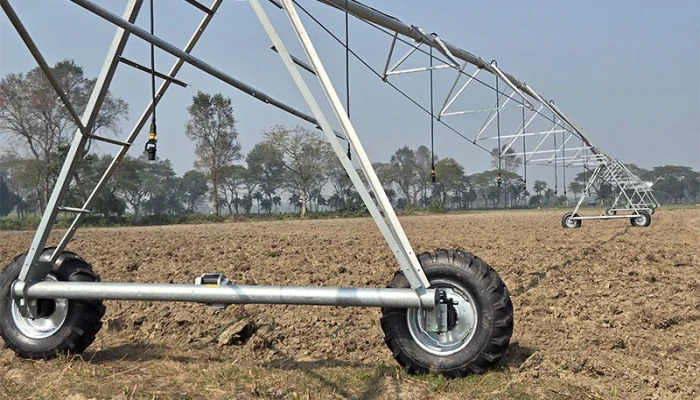 দেশের কৃষিতে বিপ্লব: নাটোরে শুরু হলো স্বয়ংক্রিয় ‘বৃষ্টি সেচ’ প্রযুক্তি