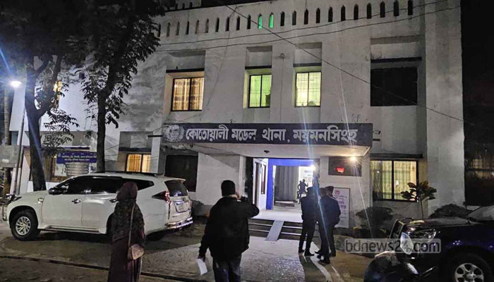 ময়মনসিংহে পুলিশকে কুপিয়ে হাতকড়াসহ আসামি ছিনতাই, আহত ৫ সদস্য