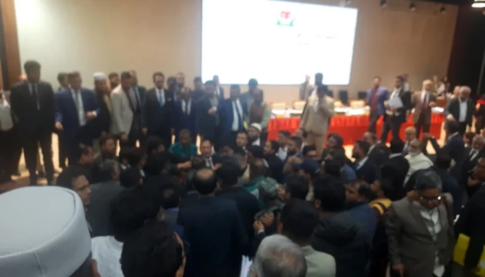 ইসি ভবনে হট্টগোল: মিন্টু-হাসনাত বাদানুবাদে উত্তপ্ত আপিল শুনানি