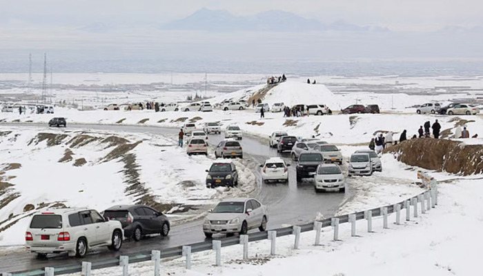 ভারী তুষারপাতের আশঙ্কায় পাকিস্তানে সতর্কতা, পর্যটকদের অপ্রয়োজনীয় ভ্রমণ এড়ানোর আহ্বান