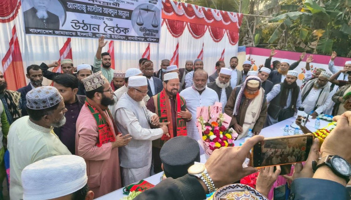 ৪ দশক পর বিএনপিতে ‘অভিমান’: অনুসারীসহ জামায়াতে যোগ দিলেন মাহাবুব মাস্টার