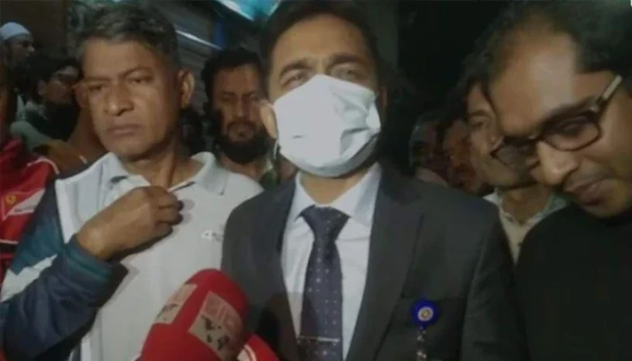 রাজধানীর ভোটকেন্দ্রে পুলিশের অভিযান: ১৫২টি স্ট্যাম্প উদ্ধার