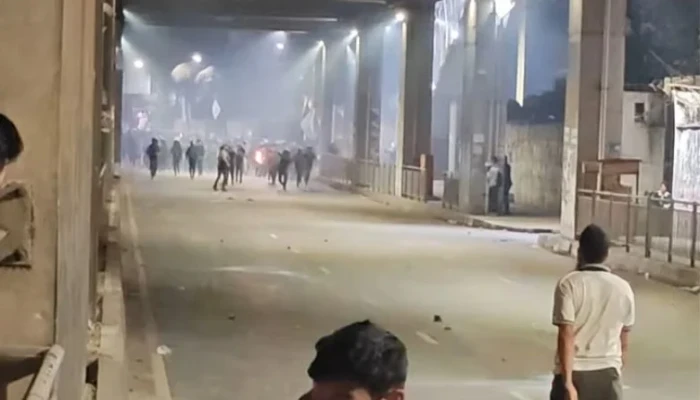 রাত ১০টার পর অবরোধ মুক্ত শাহবাগ: কর্মসূচি স্থগিত ইনকিলাব মঞ্চের!