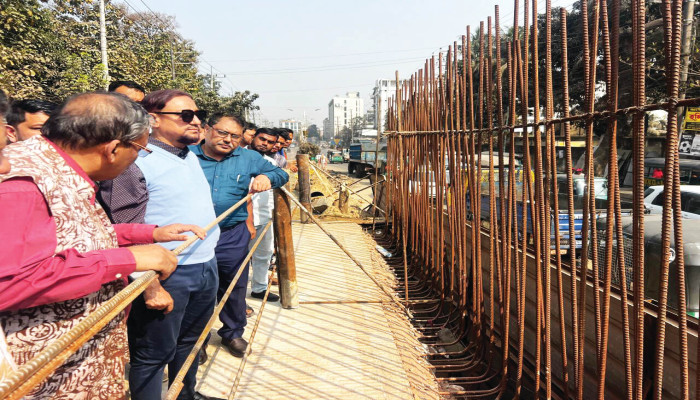 ৬ মাসেই অক্সিজেনের ভাঙা সেতু পুনঃনির্মাণ করেছে চসিক : মেয়র