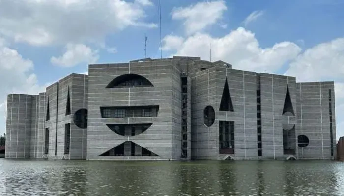 নির্বাচনের পর সরকার গঠন ও শপথ: কী বলছে সংবিধান?