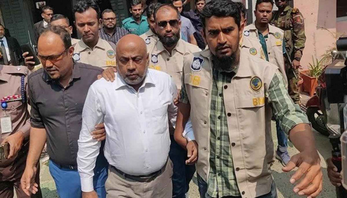 বরিশালে আদালত কক্ষে ভাঙচুরের অভিযোগে ১২ আইনজীবী নেতার বিরুদ্ধে মামলা, গ্রেপ্তার ১