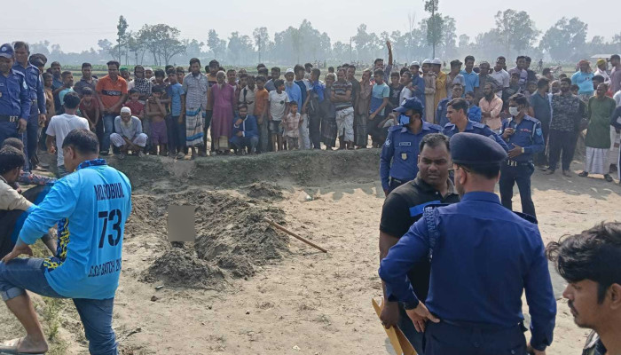 রংপুরের তারাগঞ্জে নিখোঁজ ব্যক্তির মরদেহ তামাকক্ষেতে মাটিচাপা অবস্থায় উদ্ধার, এলাকায় চাঞ্চল্য