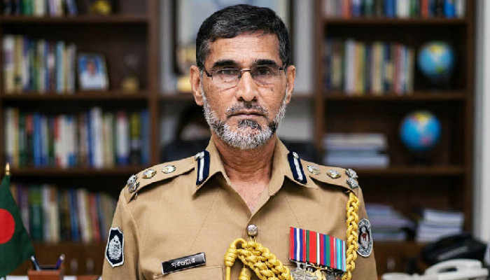 ডিএমপি কমিশনার সাজ্জাত আলীর পদত্যাগ: অন্তর্বর্তীকালীন দায়িত্বে অতিরিক্ত আইজি সরওয়ার