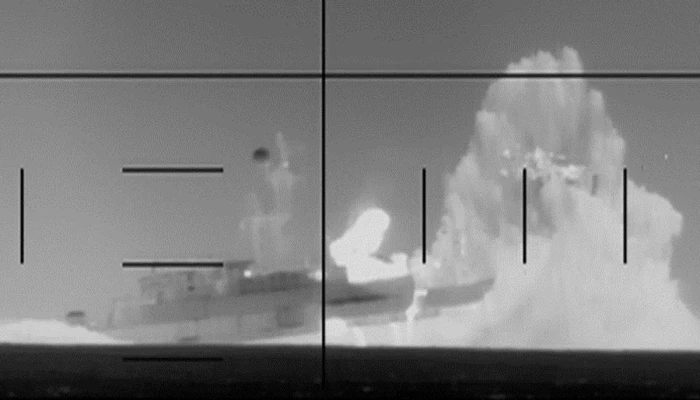 মার্কিন সাবমেরিনের হামলায় ডুবল ইরানি যুদ্ধজাহাজ, নিহত অন্তত ৮০