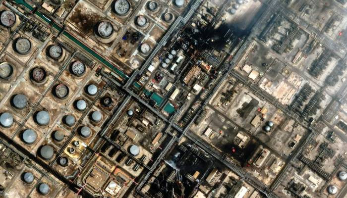 মধ্যপ্রাচ্যে যুক্তরাষ্ট্রের ২০টি সামরিক ঘাঁটিতে ইরানের বড় ধরনের হামলা: ব্যাপক ক্ষয়ক্ষতির দাবি