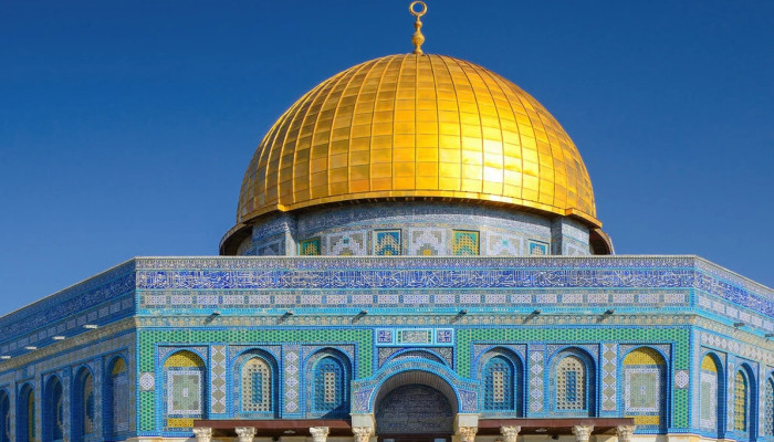 নিরাপত্তা অজুহাতে আল আকসা মসজিদে জুমার নামাজ আদায়ে নিষেধাজ্ঞা দিল ইসরায়েল