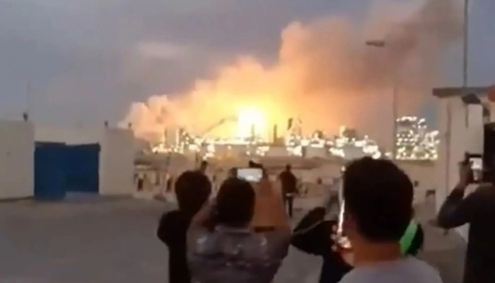 ইসরায়েলে ক্লাস্টার বোমা বিস্ফোরণের অভিযোগ, বাহরাইনের তেল স্থাপনায় ইরানের হামলা