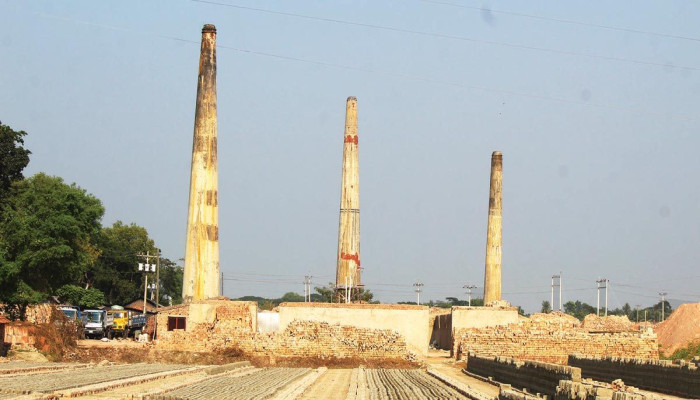 ৭ দিনের আল্টিমেটাম: চট্টগ্রামের অবৈধ ইটভাটা বন্ধের দাবি