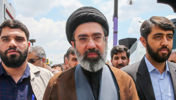 কোমায় আছেন ইরানের নতুন নেতা মোজতবা খামেনি? ব্রিটিশ গণমাধ্যমে দাবি