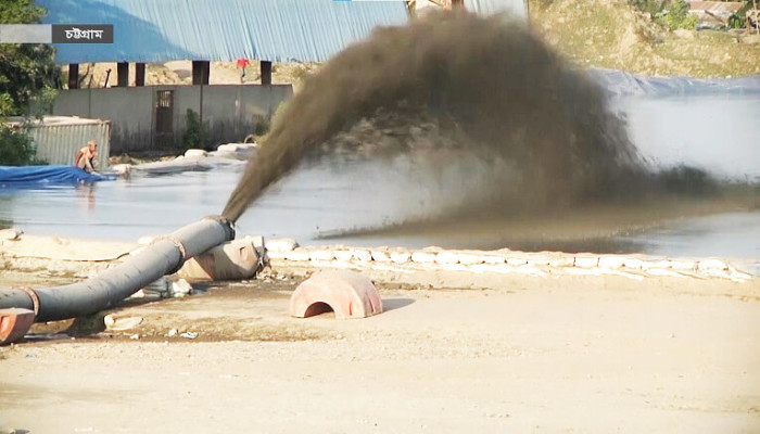 কর্ণফুলীতে চলমান ড্রেজিং বন্ধের নির্দেশ পুলিশের