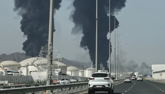 আবুধাবি ও দুবাইয়ের বন্দর এলাকা খালি করতে বলল ইরান