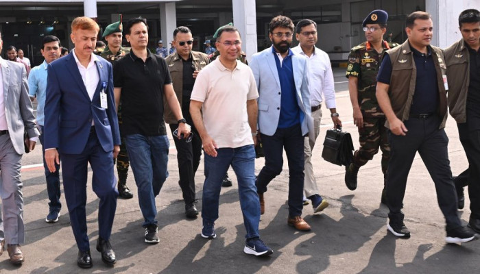 সৈয়দপুর বিমানবন্দরে পৌঁছেছেন প্রধানমন্ত্রী তারেক রহমান, সড়কপথে যাচ্ছেন দিনাজপুর