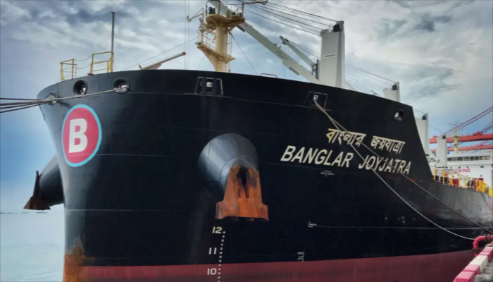 ইরান যুদ্ধের মধ্যে হরমুজে আটকা ‘বাংলার জয়যাত্রা’, ৩১ নাবিক নিয়ে উৎকণ্ঠা