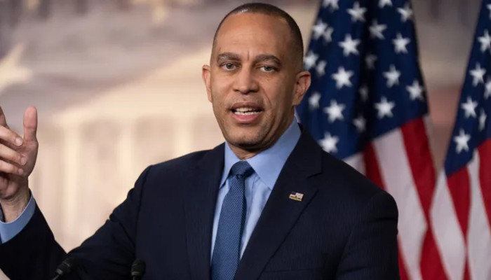 ইরান যুদ্ধ নিয়ে ট্রাম্পকে কড়া সমালোচনা হাকিম জেফ্রিজের, ‘অবৈধ যুদ্ধে জড়িয়েছে যুক্তরাষ্ট্র’