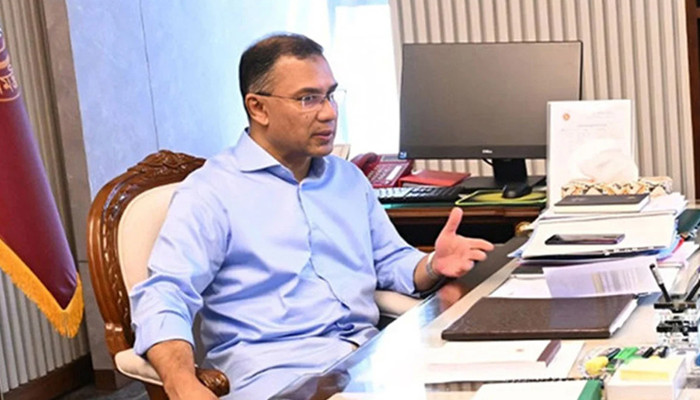 দীর্ঘ ছুটি শেষে খুলল সচিবালয়: প্রথম দিনেই কর্মব্যস্ত প্রধানমন্ত্রী তারেক রহমান