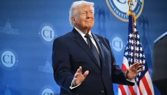 ‘বল এখন তেহরানের কোর্টে’: যুদ্ধ বন্ধে ট্রাম্পের কঠিন শর্ত ও ভ্যান্সের হুঁশিয়ারি