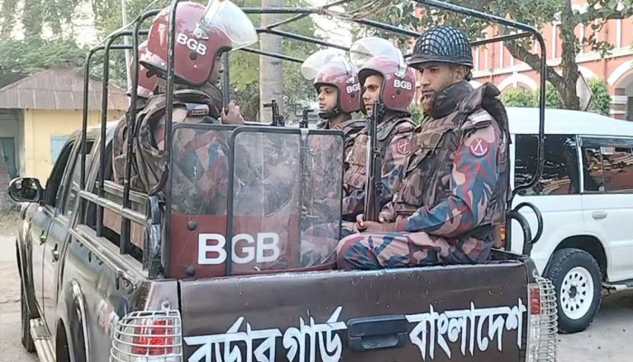 জ্বালানি সংকট ও মজুদ ঠেকাতে সারা দেশের ১৯ ডিপোতে বিজিবি মোতায়েন