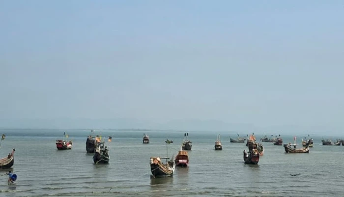 নাফ নদ থেকে ১৩ বাংলাদেশী জেলেকে ধরে নিয়ে গেল আরাকান আর্মি