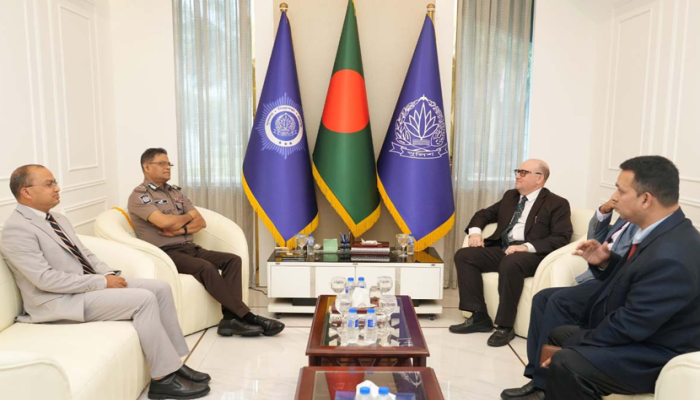 আইজিপি মো. আলী হোসেন ফকিরের সঙ্গে মাল্টার রাষ্ট্রদূতের সাক্ষাৎ: দ্বিপাক্ষিক সহযোগিতা বৃদ্ধির আশ্বাস
