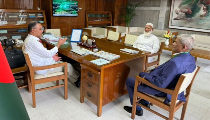 রাজনৈতিক সৌজন্যের অনন্য নজির: সংসদ ভবনে প্রধানমন্ত্রী তারেক রহমান ও বিরোধীদলীয় নেতার বৈঠক