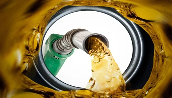 সারাদেশে অবৈধ মজুতকৃত ৩ লাখ ৭২ হাজার লিটার জ্বালানি তেল উদ্ধার