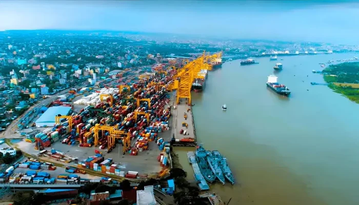 জ্বালানি সংকটে স্বস্তি: চট্টগ্রাম বন্দরে এলএনজি ও এলপিজিবাহী ৪টি বিশাল জাহাজ