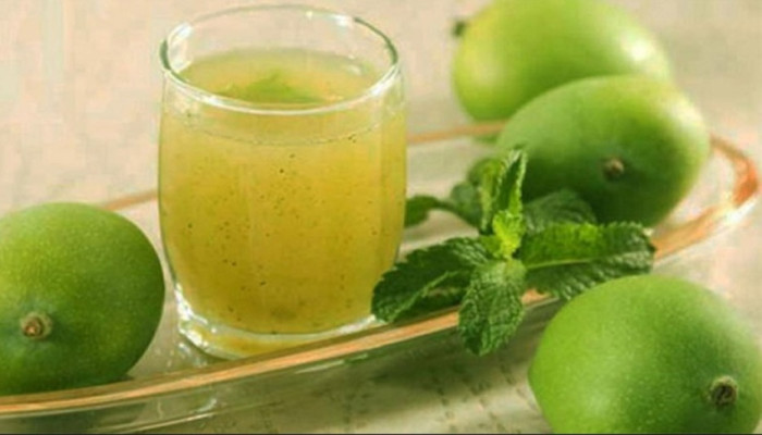 গরমে কাঁচা আমের শরবত – সহজ রেসিপি ও উপকারিতা