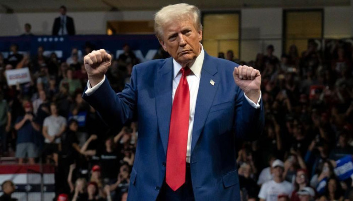 ইরানের সঙ্গে যুদ্ধবিরতিতে ‘পূর্ণাঙ্গ বিজয়’ দাবি ট্রাম্পের, শর্তে হরমুজ প্রণালি