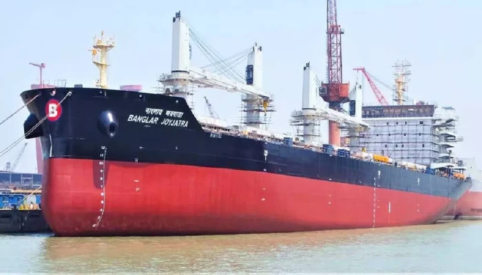 অনুমতি মেলেনি হরমুজে: শারজাহ বন্দরের পথে বাংলাদেশি জাহাজ ‘বাংলার জয়যাত্রা’