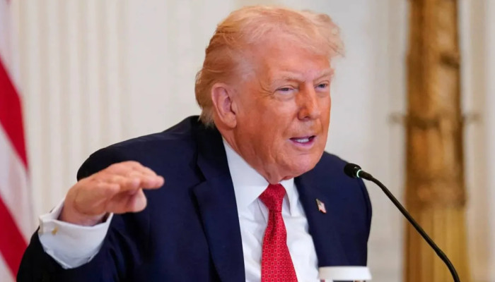 আলোচনা ব্যর্থ হলে ইরানে ‘বিধ্বংসী হামলা’ হুঁশিয়ারি ট্রাম্পের, উত্তেজনা তুঙ্গে