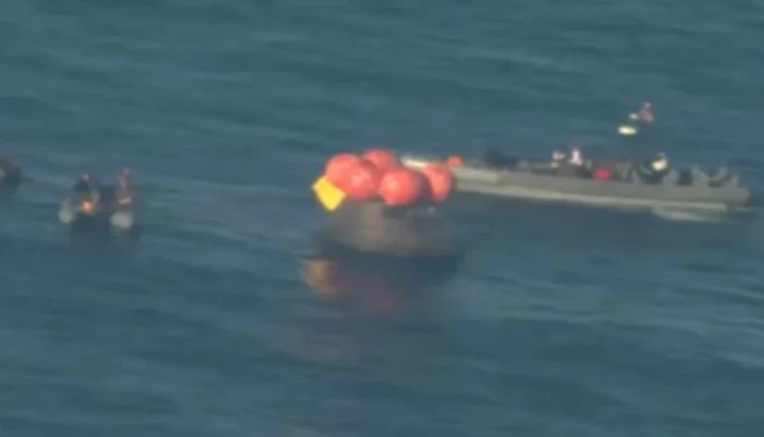 চাঁদে মিশন শেষে পৃথিবীতে ফিরলেন আর্টেমিসের চার নভোচারী