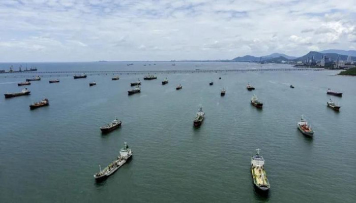 ইরানের জাহাজ চলাচলে ট্রাম্পের অবরোধ: দোরগোড়ায় কি বিশ্বযুদ্ধ?