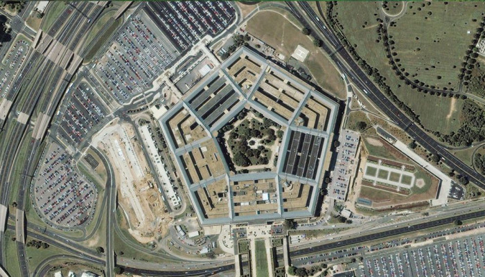 অস্ত্র উৎপাদনে গাড়ি নির্মাতারা: পেন্টাগনের নতুন কৌশলে বেসরকারি শিল্পকে সম্পৃক্ত করার উদ্যোগ