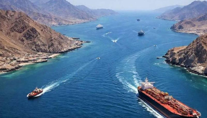 হরমুজ প্রণালি উন্মুক্ত করল ইরান: বিশ্ববাজারে স্বস্তির ইঙ্গিত