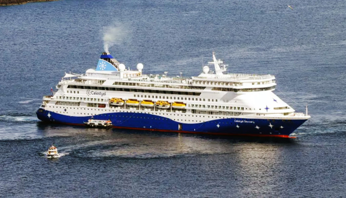 যুদ্ধের উত্তেজনার মাঝে প্রথম প্রমোদতরি হিসেবে হরমুজ প্রণালি পার হলো ‘সেলেস্টিয়াল ডিসকভারি’