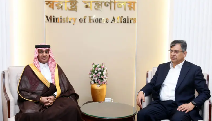 ৬৯ হাজার রোহিঙ্গাকে পাসপোর্ট দিতে সৌদি রাষ্ট্রদূতের অনুরোধ: কড়া বার্তা স্বরাষ্ট্রমন্ত্রীর