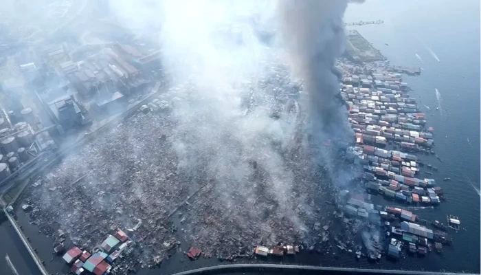 মালয়েশিয়ায় ‘ওয়াটার ভিলেজে’ ভয়াবহ অগ্নিকাণ্ড: ১ হাজার ঘর ভস্মীভূত, বাস্তুচ্যুত ৯ হাজার