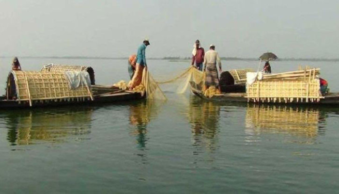 কাপ্তাই হ্রদে মাছ আহরণে ৩ মাসের নিষেধাজ্ঞা: শুরু ২৪ এপ্রিল মধ্যরাত থেকে