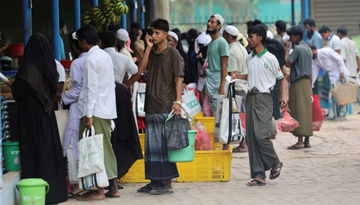 উত্তাল সমুদ্রে রোহিঙ্গাদের ‘মরণপণ’ যাত্রা: ২০২৫ সালে রেকর্ড প্রাণহানি