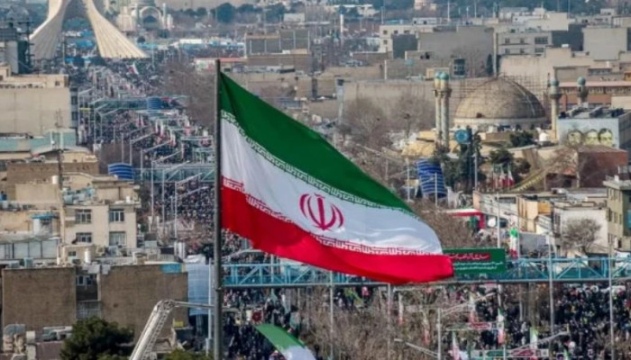 আকাশসীমা আংশিক খোলার ঘোষণা: নাগরিকদের ইরান ত্যাগের নির্দেশ যুক্তরাষ্ট্রের