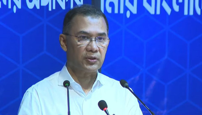 জনগণের সেবক হতে কর্মকর্তাদের আহ্বান প্রধানমন্ত্রীর, জুলাই সনদ বাস্তবায়নে অঙ্গীকার