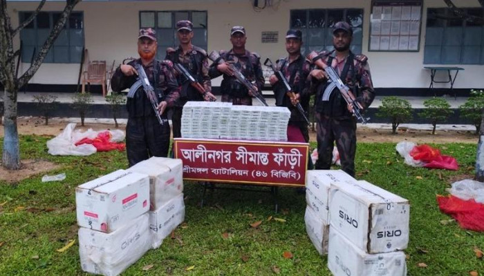 কুলাউড়া সীমান্তে বিজিবির অভিযান: ৯ লাখ টাকার অবৈধ ভারতীয় সিগারেট জব্দ