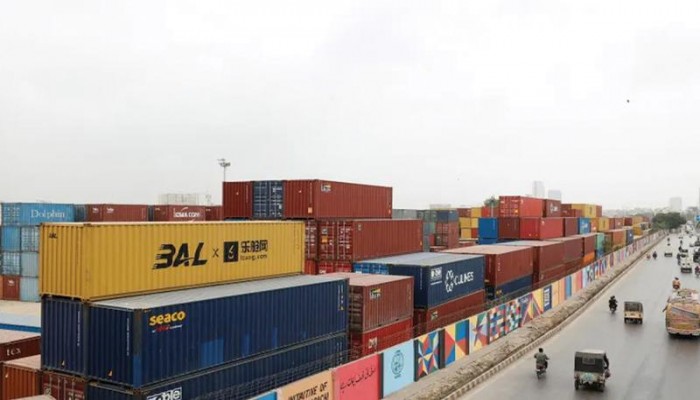 ইরানগামী পণ্যের জন্য রোড করিডোর খুলল পাকিস্তান: করাচি বন্দরে জটমুক্তির আশা